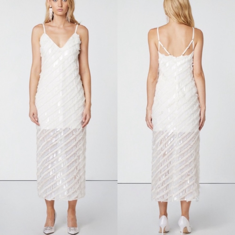 Elliatt “ The Proposal” dress NWT. White lined. sequins.M